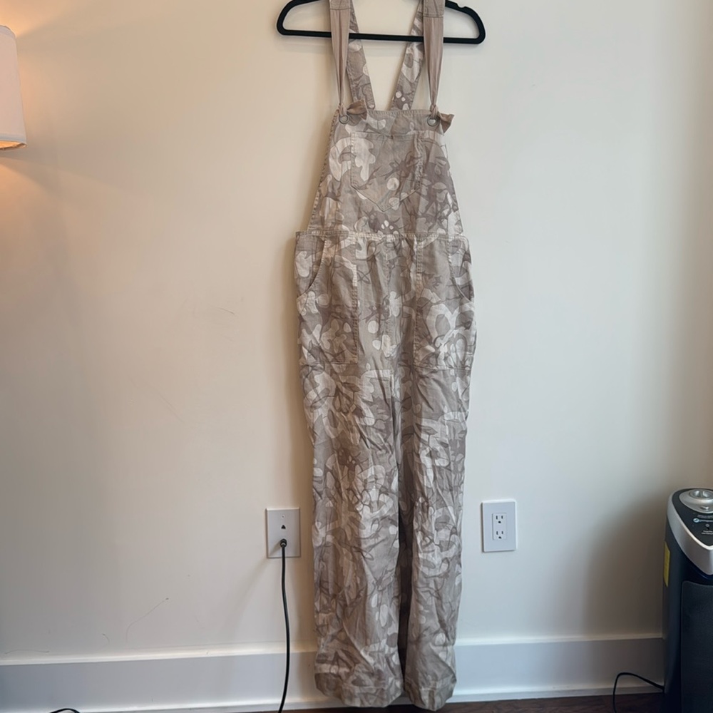 GRAY AND KHAKI CAMO PATTERNED OVERALLS ANTHROPOLOGIE - NEW NEVER WORN